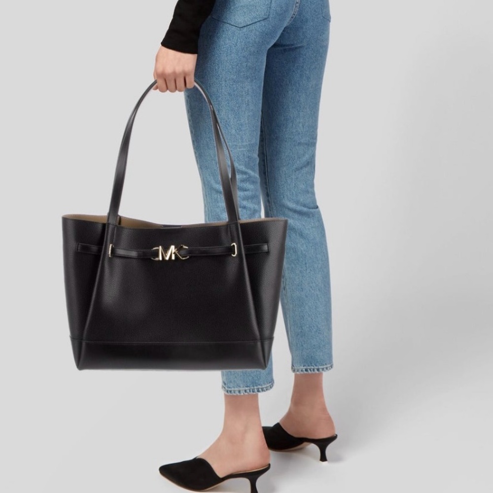 Michael Kors Tote and matching wallet